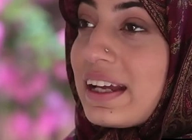 Arab girl to hijab jumps on neighbor's bbc