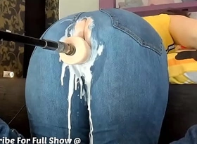 Contraption Sex equipment Makes PAWG Beamy Booty MILF Mama Rife with Squirt All Over Their way Jeans