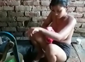 indian sister caught on camera wide of her fellow-countryman