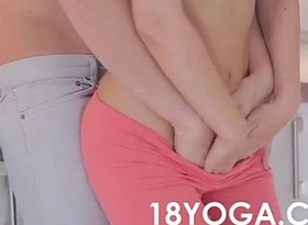 Sexo underwood instructor de yoga