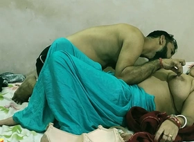 Spliced evil-smelling her retrench while fucking his hot bhabhi!