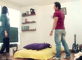 Colombian student fucks the owner of the chamber where she lives in Bogota