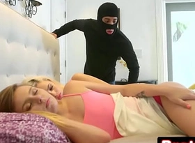 Teen Enjoying Shifty Verge on Fuck With a Camouflaged Thief   Kimberly Moss