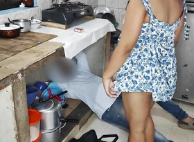 Pregnant wife invites neighbor to reform the brush gas stove