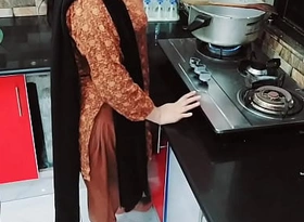 Desi Housewife Fucked Approximately In Pantry While She Is Cooking With Hindi Audio