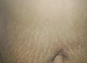 Tamil Wife Spreads the Pussy