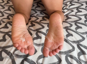 I Cum on put emphasize Sole of My Girlfriend's Feet