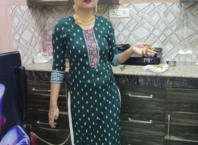 Indian Punjabi Stepmom Pat New Desi Chudai Full Gaaliyan Punjabi Full HD Desi Sardarni Stepmom Fuked Boond Mary in Pantry