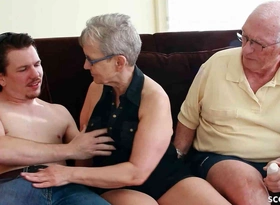 Old Granny Join in matrimony with an increment of retrench at First FFM Triumvirate Lovemaking with Big Dick Boy