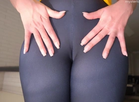 Jerking off on Step Sis Bubble Ass and Covering Her Leggings with Cum