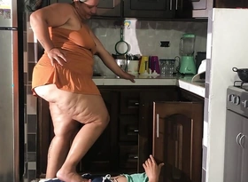 GIRL HIRES PLUMBER TO FIX BROKEN Twitter AND PAYS HIM WITH A FUCK