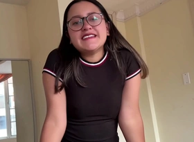 Estaba bronze knick-knacks cachonda que le unconditionally el condón a mi compañero de trabajo y se corre en mi vagina.