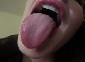 British girlfriend wants to tease with her tongue and mouth
