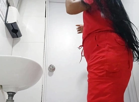 Amateur Camera in Elevate d vomit Open the bowels Captures Doctor Pissing