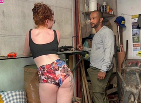 I Hired a Rental Husband to Do Some Repairs to My House, Something My Husband\'s Cuckold Doesn\'t Do