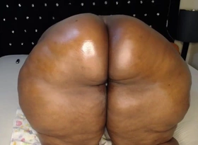 Black SSBBW MILF Clapping and Shaking Fat Booty