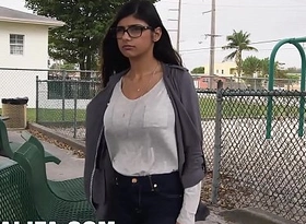 Mia khalifa wishes obese Lowering men's conceitedly cocks set side by side boyfriend's thinks fitting (mk13769)