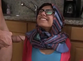 MIA KHALIFA - Arab Pornstar Toys Her Cum-hole On Webcam Of Her Fans